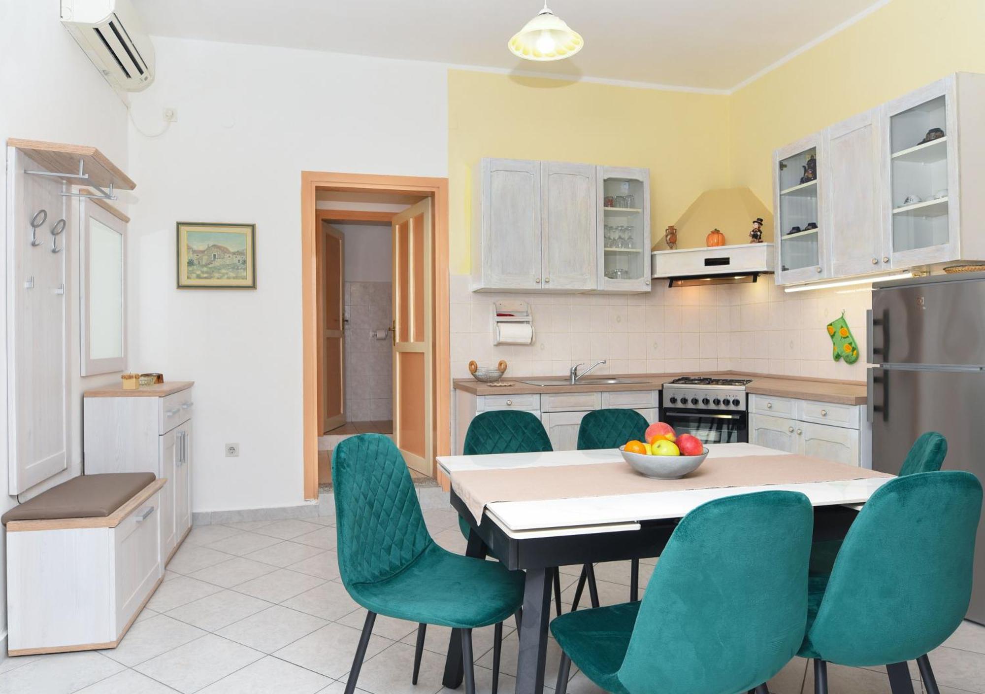 Apartmani Zupanic Коромачно Экстерьер фото